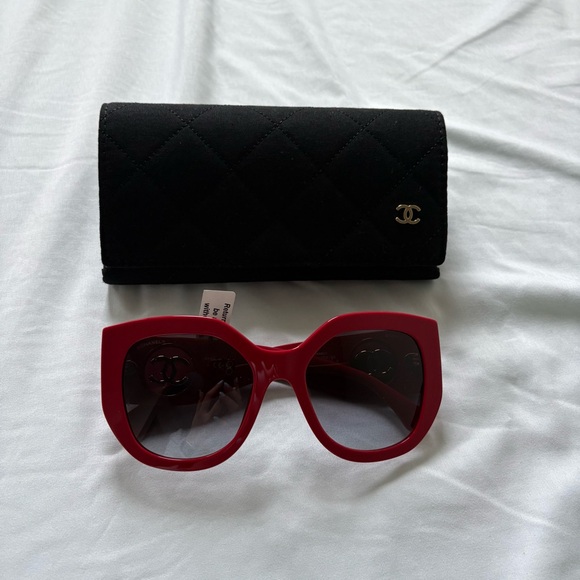 CHANEL Butterfly Sunglasses - Picture 2 of 4
